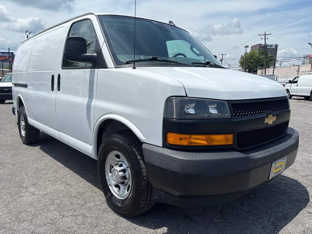 Photo 13 of this CHEVROLET EXPRESS G2500