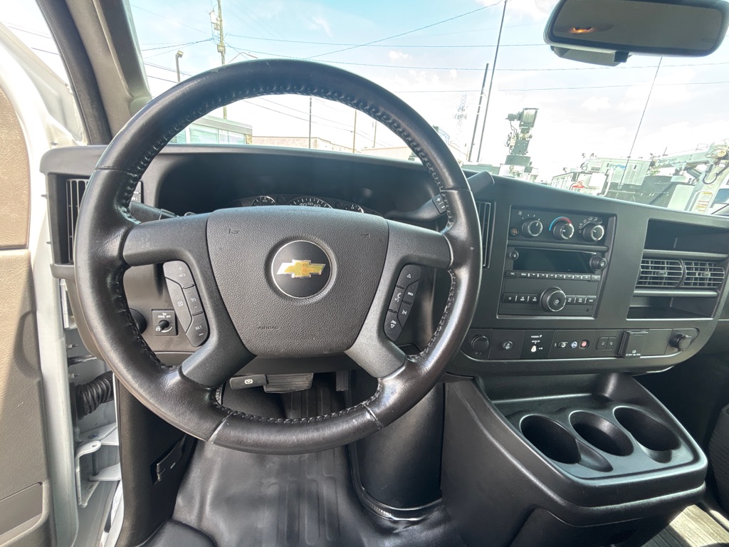 Photo 17 of this CHEVROLET EXPRESS G2500