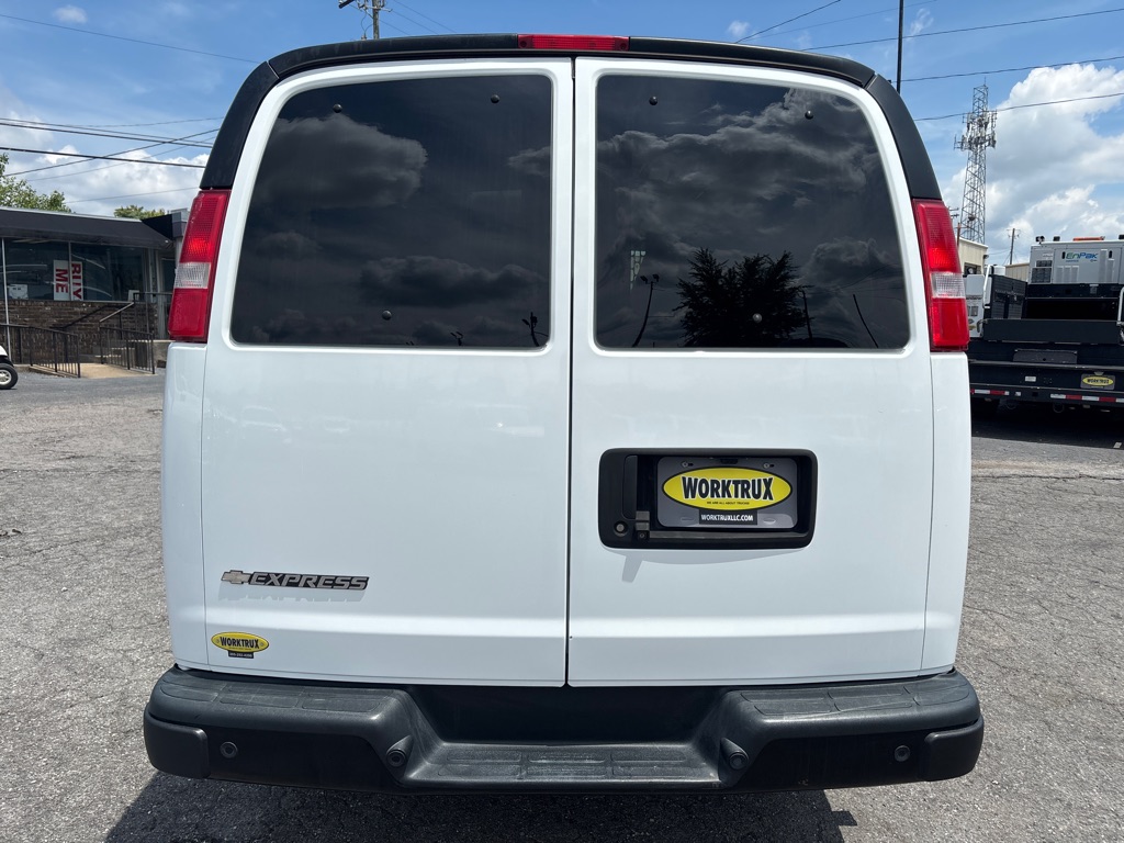 Photo 10 of this CHEVROLET EXPRESS G2500