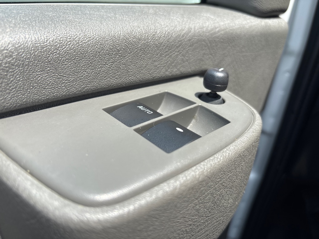 Photo 16 of this CHEVROLET EXPRESS G2500