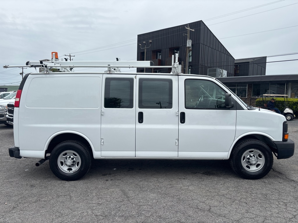 Photo 6 of this CHEVROLET EXPRESS G2500