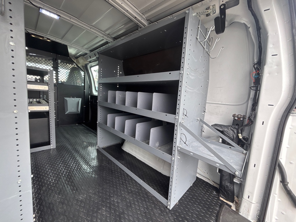 Photo 20 of this CHEVROLET EXPRESS G2500