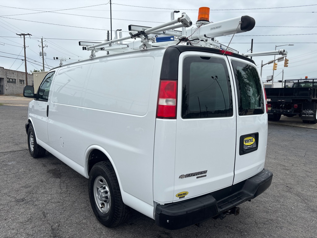 Photo 3 of this CHEVROLET EXPRESS G2500