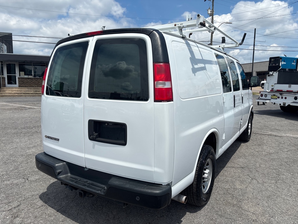 Photo 5 of this CHEVROLET EXPRESS G2500