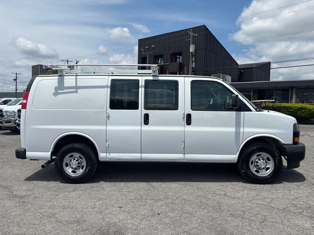 Photo 6 of this CHEVROLET EXPRESS G2500