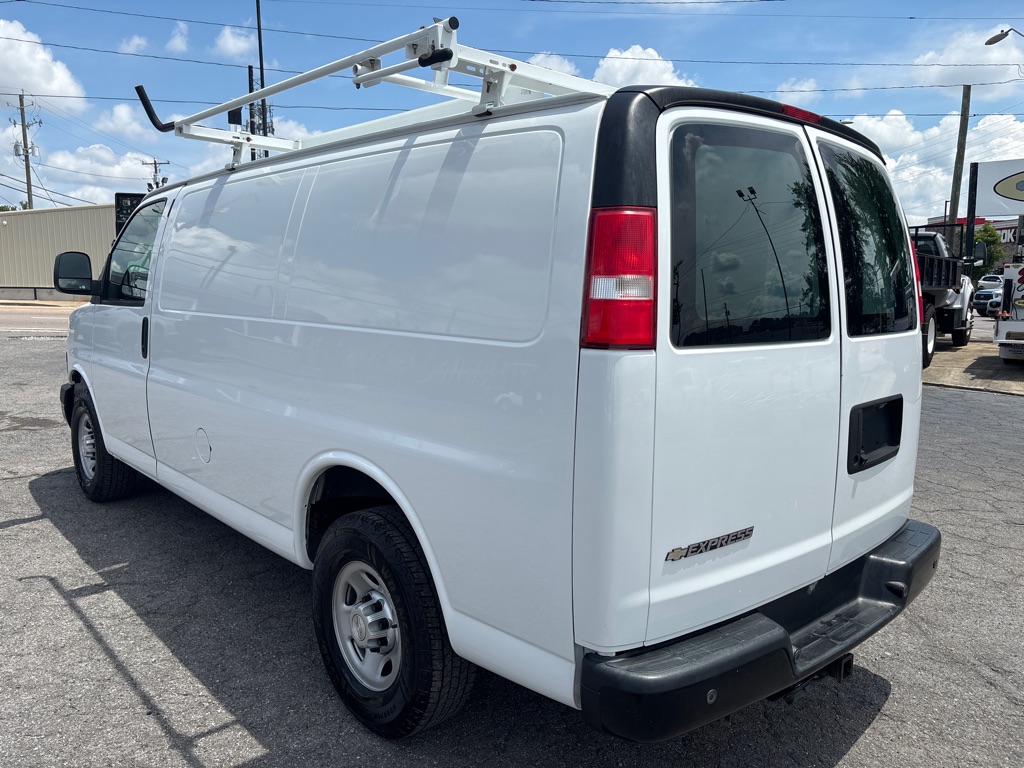 Photo 3 of this CHEVROLET EXPRESS G2500