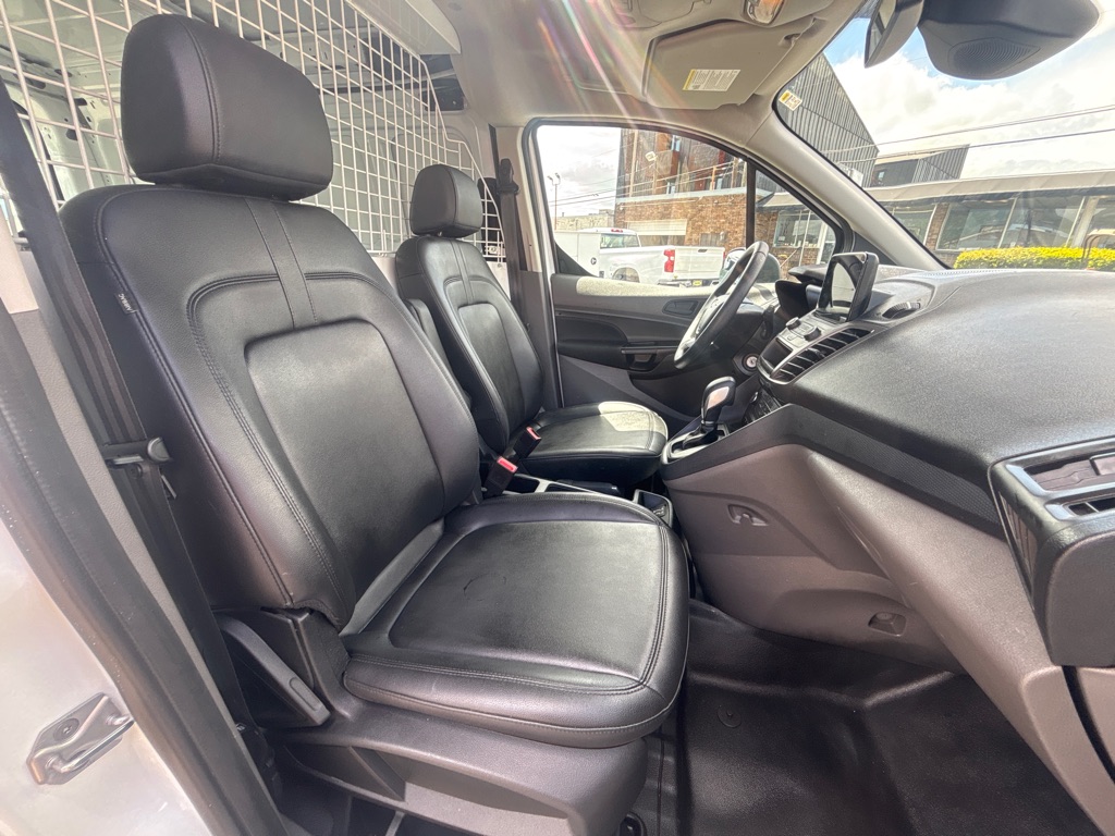 Photo 17 of this FORD TRANSIT CONNECT