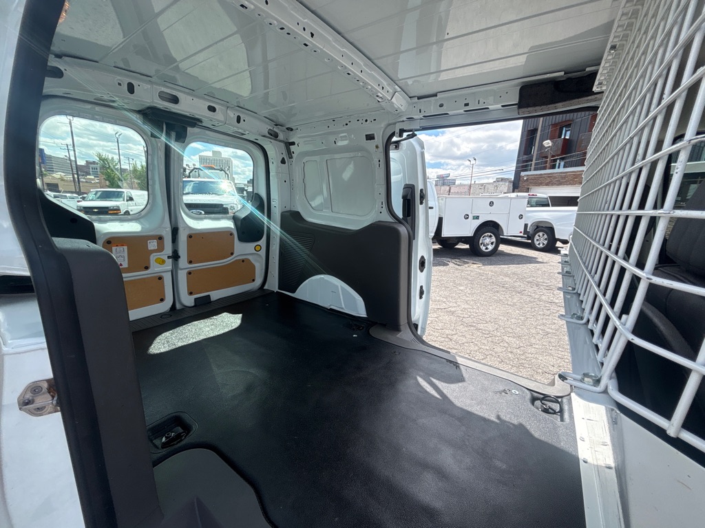 Photo 19 of this FORD TRANSIT CONNECT