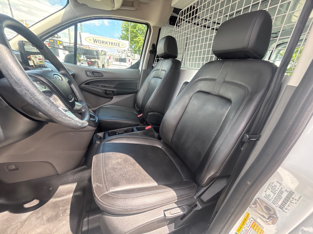 Photo 15 of this FORD TRANSIT CONNECT