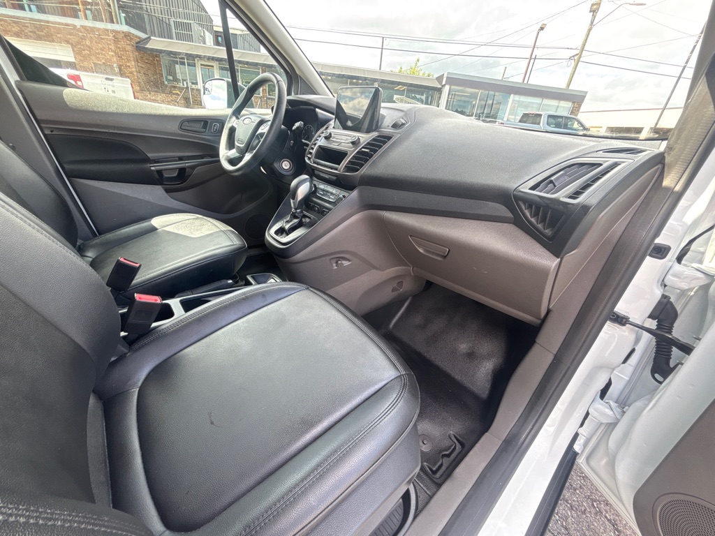 Photo 16 of this FORD TRANSIT CONNECT