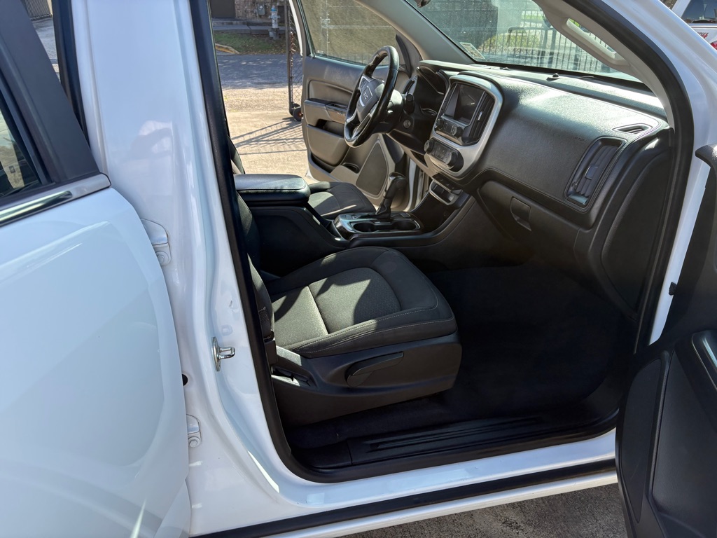 Photo 16 of this GMC CANYON