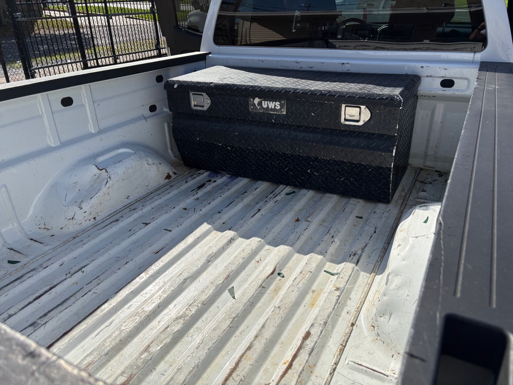 Photo 17 of this GMC CANYON