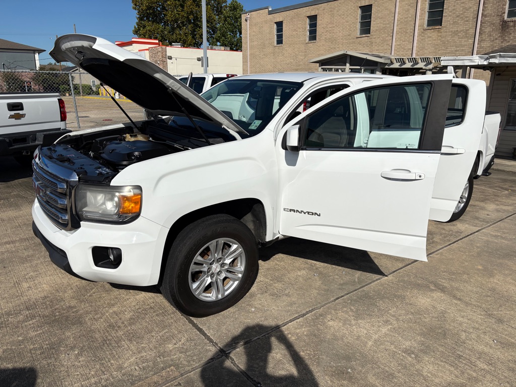 Photo 25 of this GMC CANYON