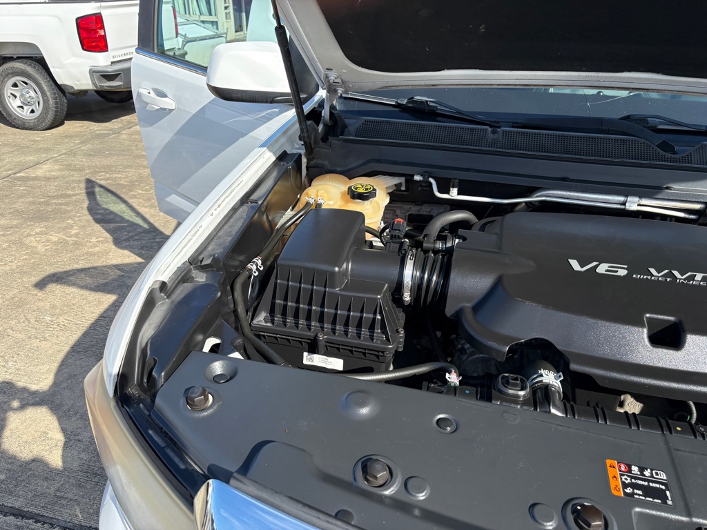 Photo 22 of this GMC CANYON
