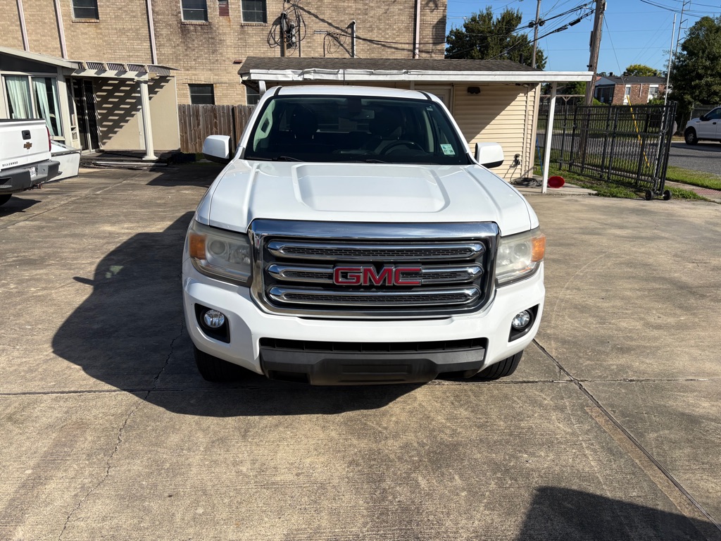 Photo 3 of this GMC CANYON
