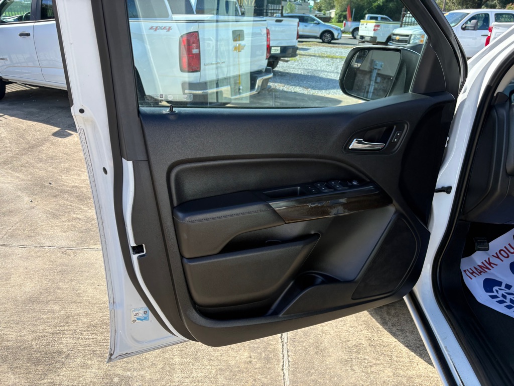 Photo 9 of this GMC CANYON