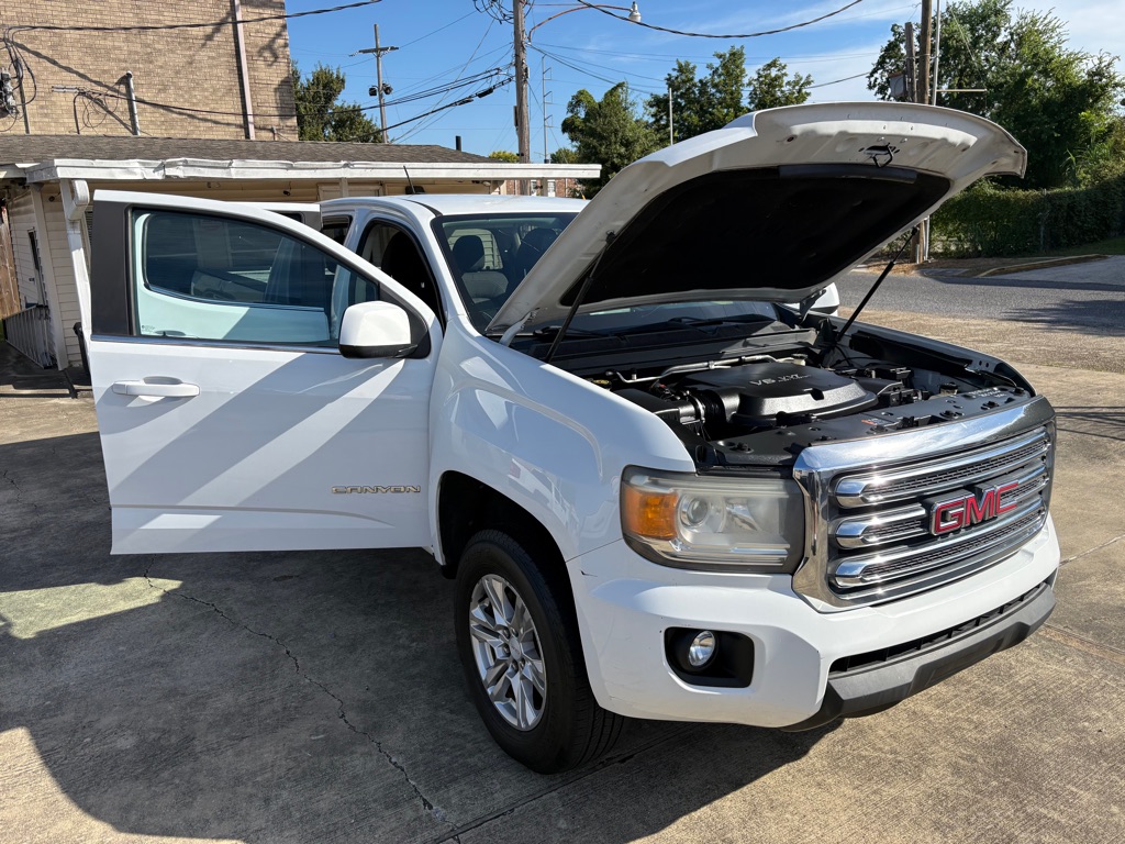 Photo 26 of this GMC CANYON