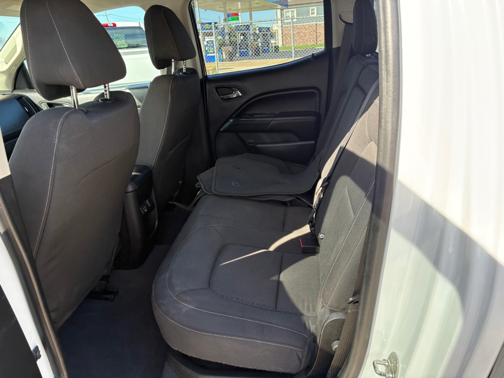 Photo 12 of this GMC CANYON