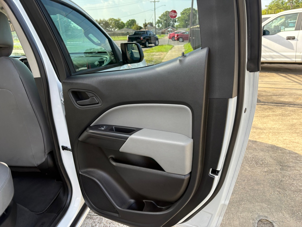 Photo 13 of this CHEVROLET COLORADO