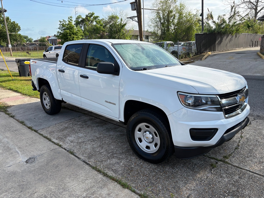 Photo 2 of this CHEVROLET COLORADO
