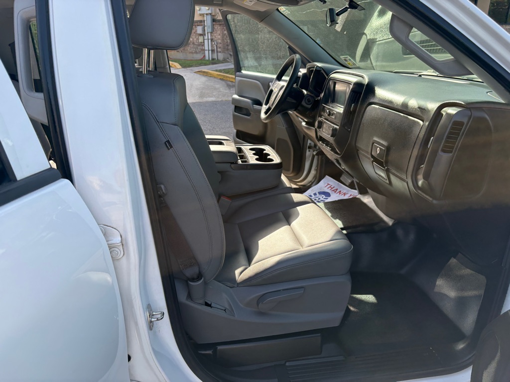 Photo 17 of this CHEVROLET SILVERADO LD 15