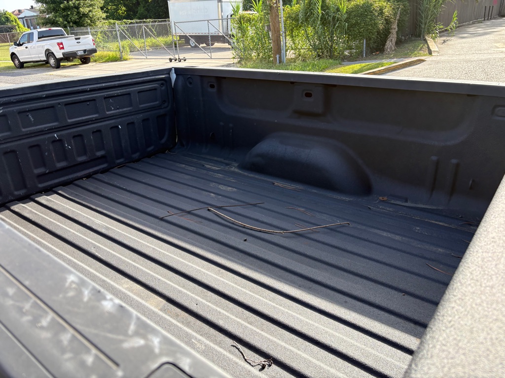 Photo 18 of this CHEVROLET SILVERADO LD 15