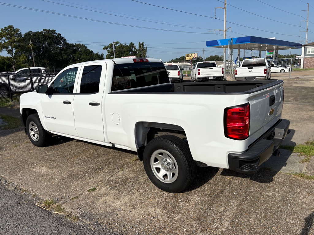Photo 6 of this CHEVROLET SILVERADO LD 15