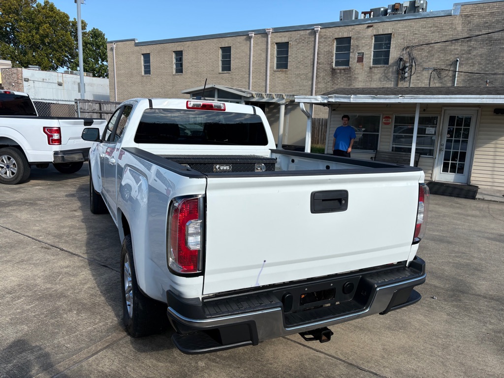 Photo 6 of this GMC CANYON