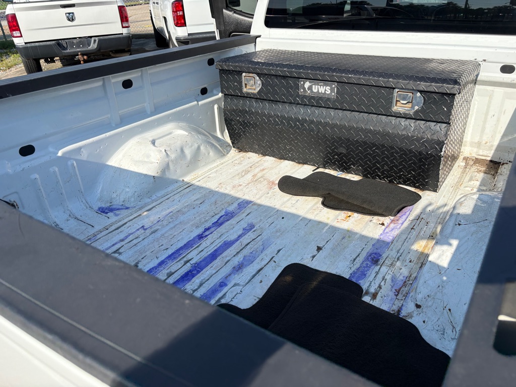 Photo 17 of this GMC CANYON