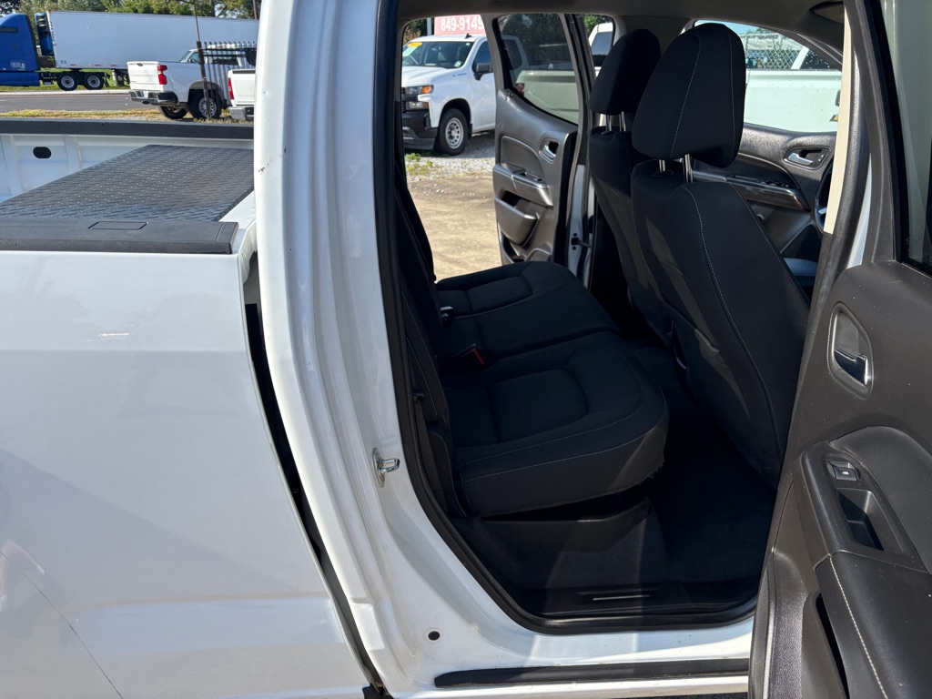 Photo 14 of this GMC CANYON