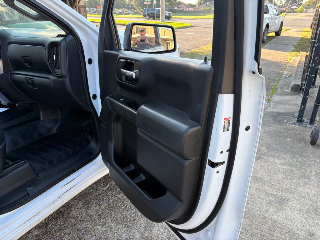 Photo 15 of this CHEVROLET SILVERADO 1500