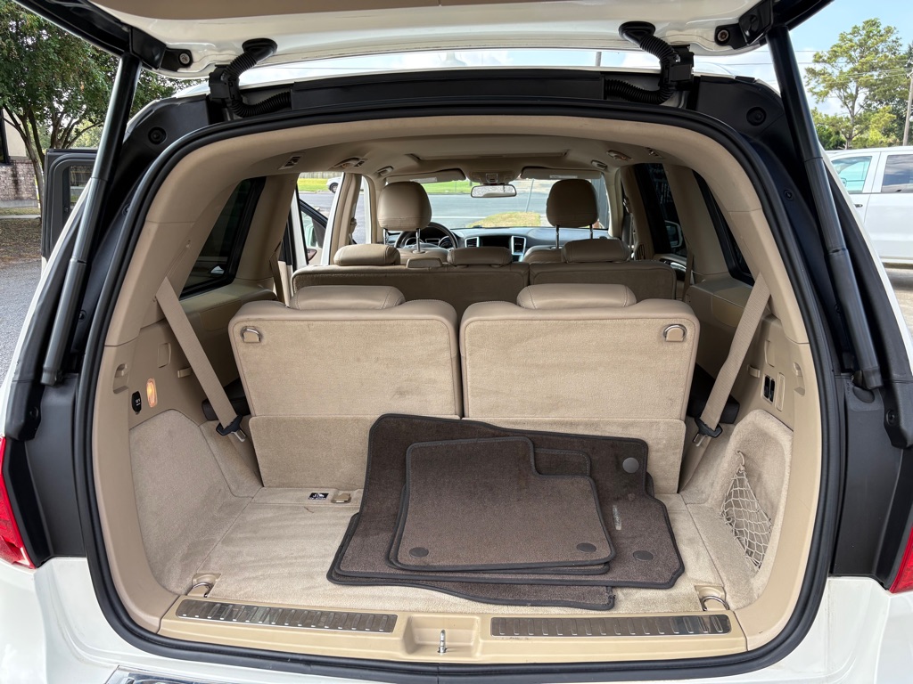 Photo 13 of this MERCEDES-BENZ GL
