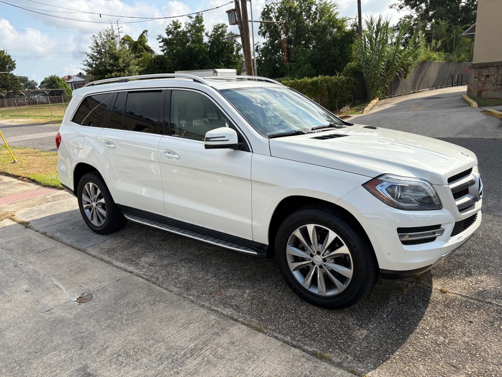 Photo 2 of this MERCEDES-BENZ GL