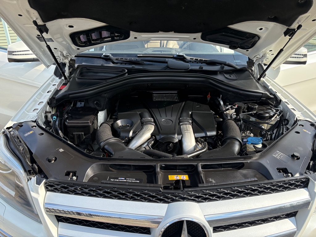Photo 23 of this MERCEDES-BENZ GL
