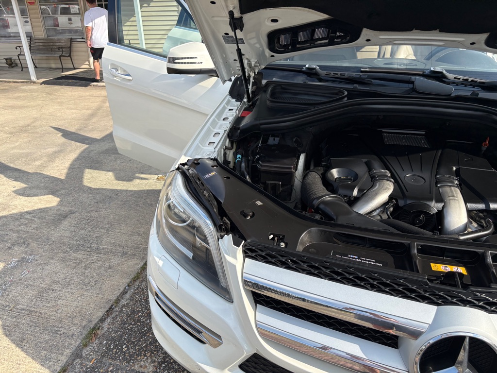 Photo 22 of this MERCEDES-BENZ GL
