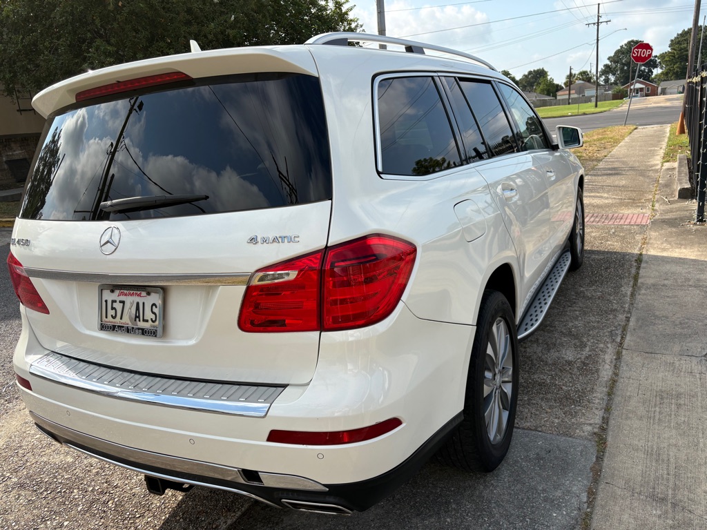 Photo 8 of this MERCEDES-BENZ GL