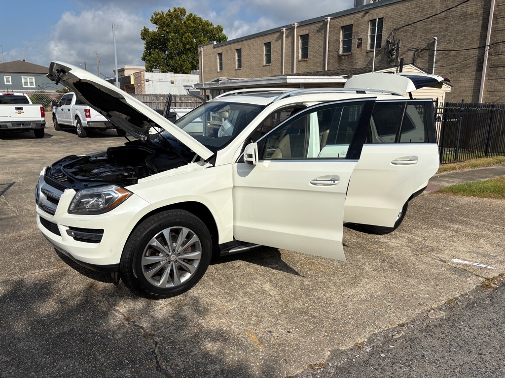 Photo 25 of this MERCEDES-BENZ GL
