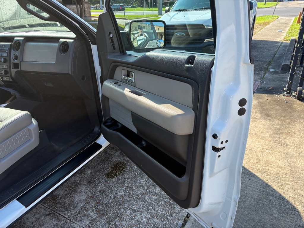 Photo 15 of this FORD F150