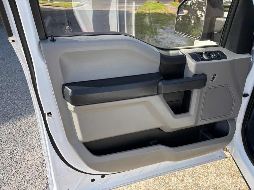 Photo 9 of this FORD F150