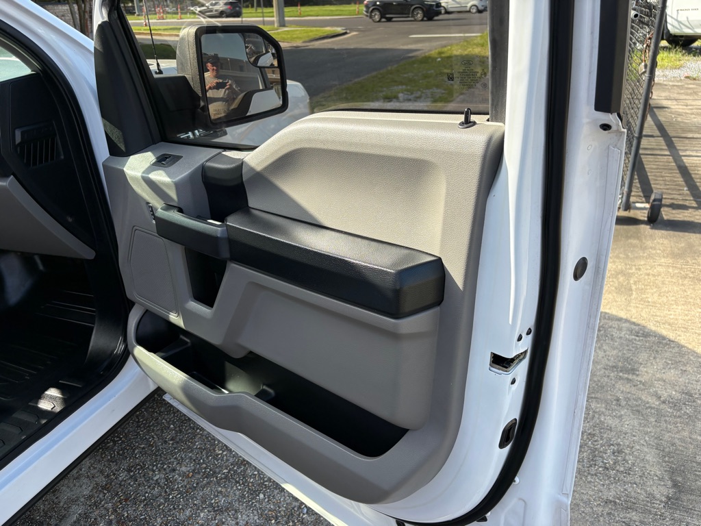 Photo 15 of this FORD F150