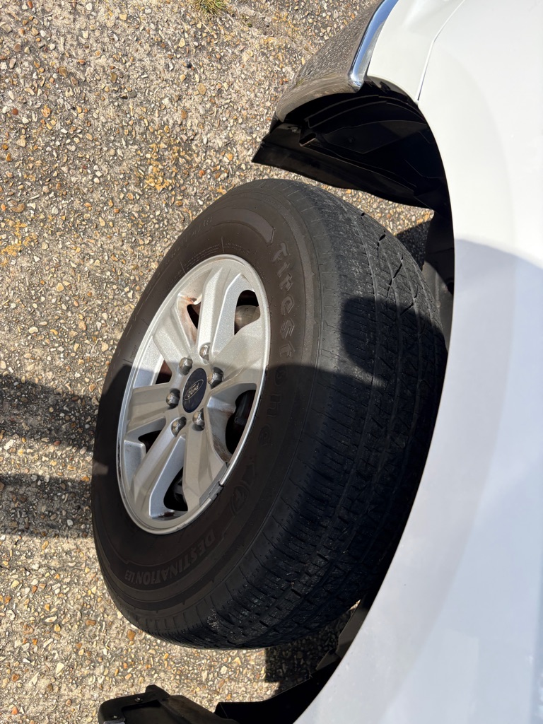 Photo 21 of this FORD F150