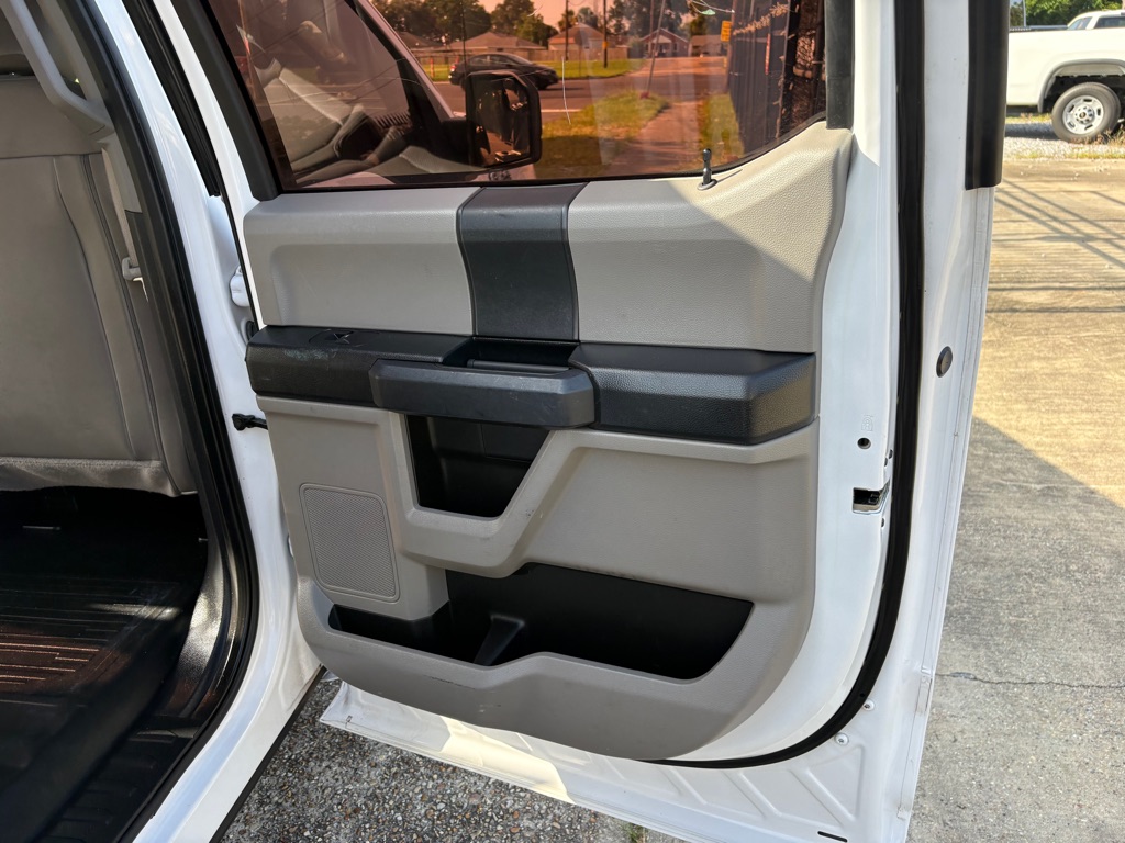 Photo 13 of this FORD F150
