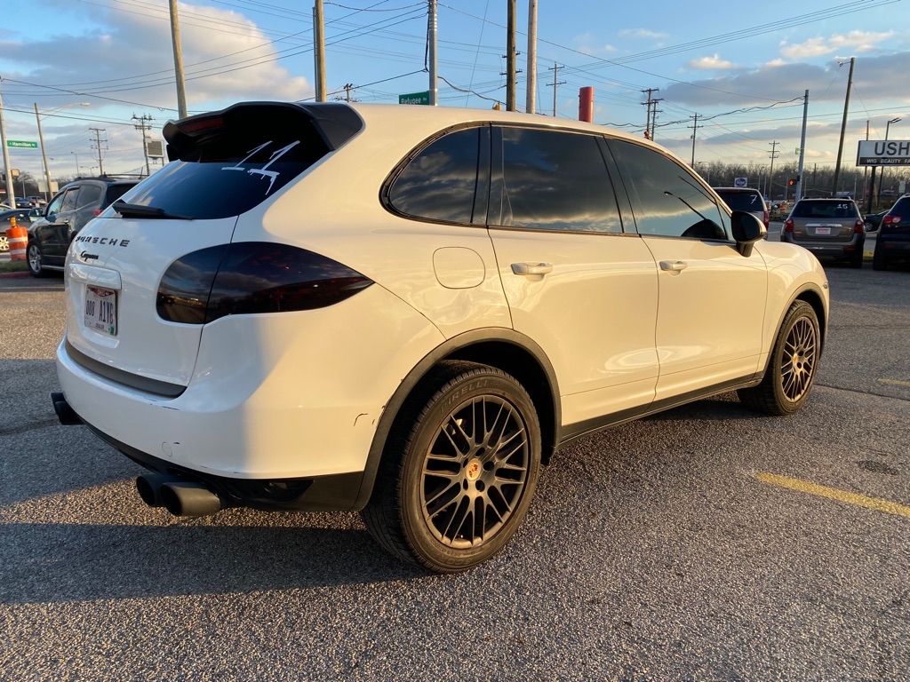 Photo 3 of this PORSCHE CAYENNE
