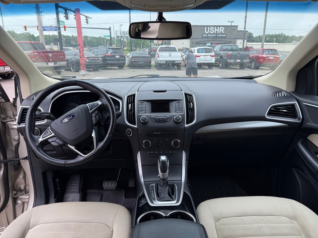 Photo 7 of this FORD EDGE