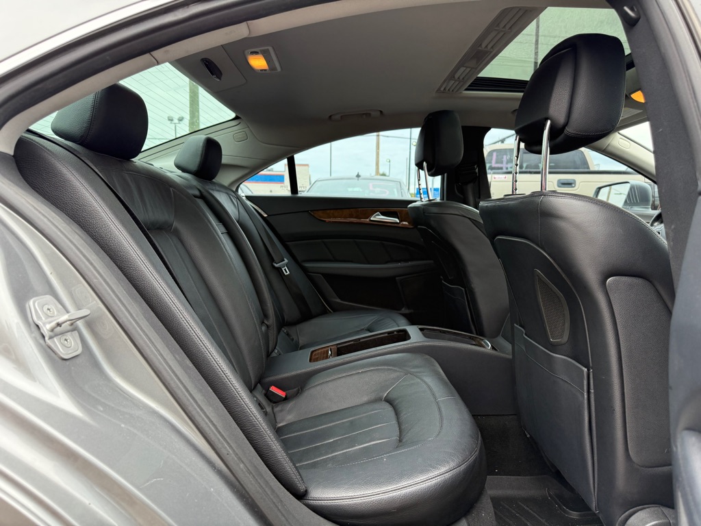 Photo 11 of this MERCEDES-BENZ CLS