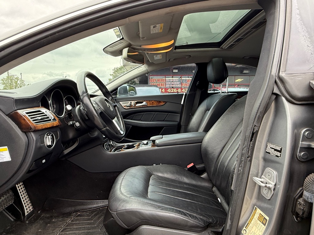 Photo 8 of this MERCEDES-BENZ CLS