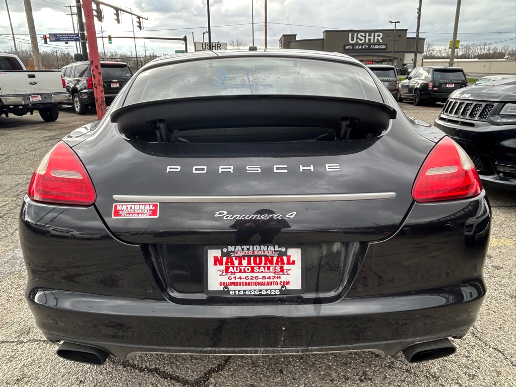 Photo 6 of this PORSCHE PANAMERA