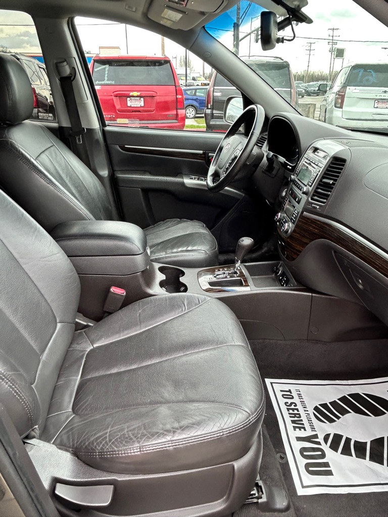 Photo 11 of this HYUNDAI SANTA FE