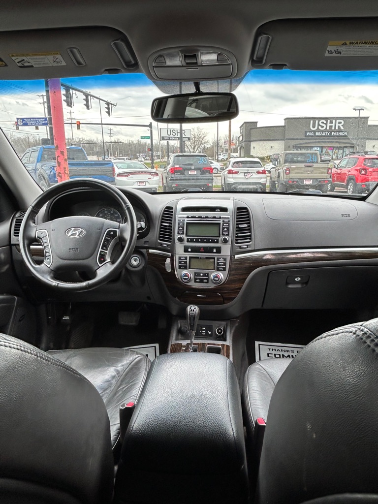 Photo 8 of this HYUNDAI SANTA FE