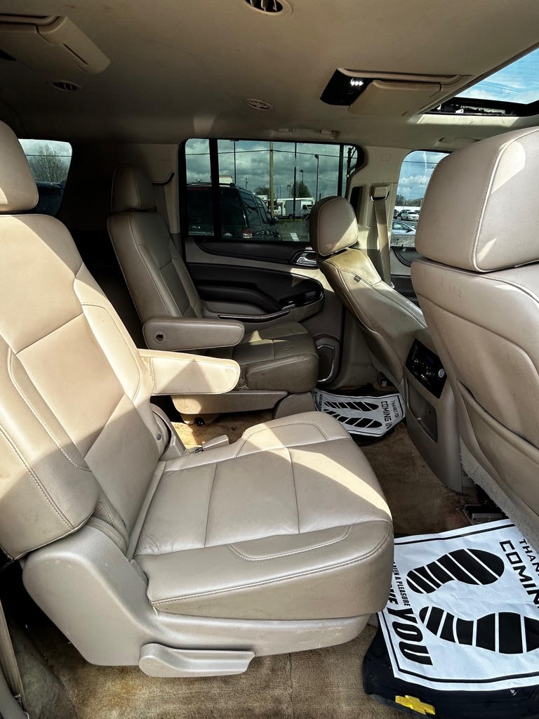 Photo 14 of this CHEVROLET SUBURBAN